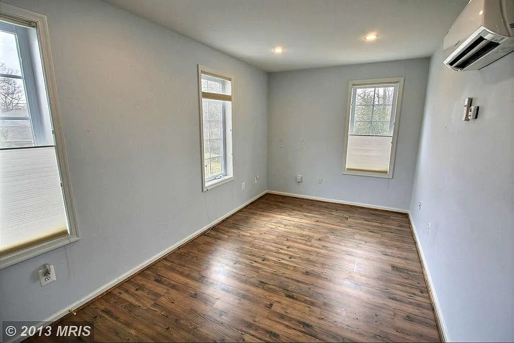 3913 Commander Dr — Photo 3