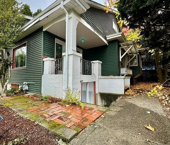 2112 E Republican St #UPPER — Photo 1