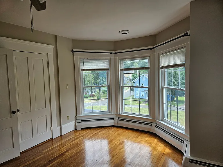 36 Pleasant St — Photo 25