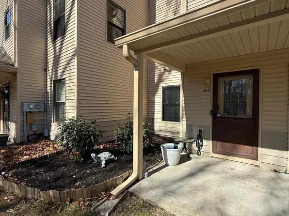 606 Sequoia Ct, Jackson, NJ 08527
