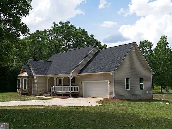 2nd image of 414 Buchanan Rd