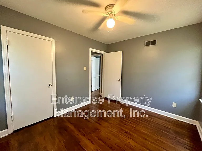 1922 Saint Elmo Ave — Photo 23