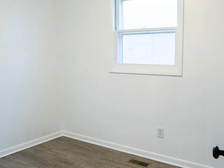 60 Gaston St — Photo 9