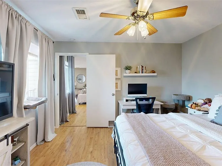 1901 Holleman Dr W #412 — Photo 11