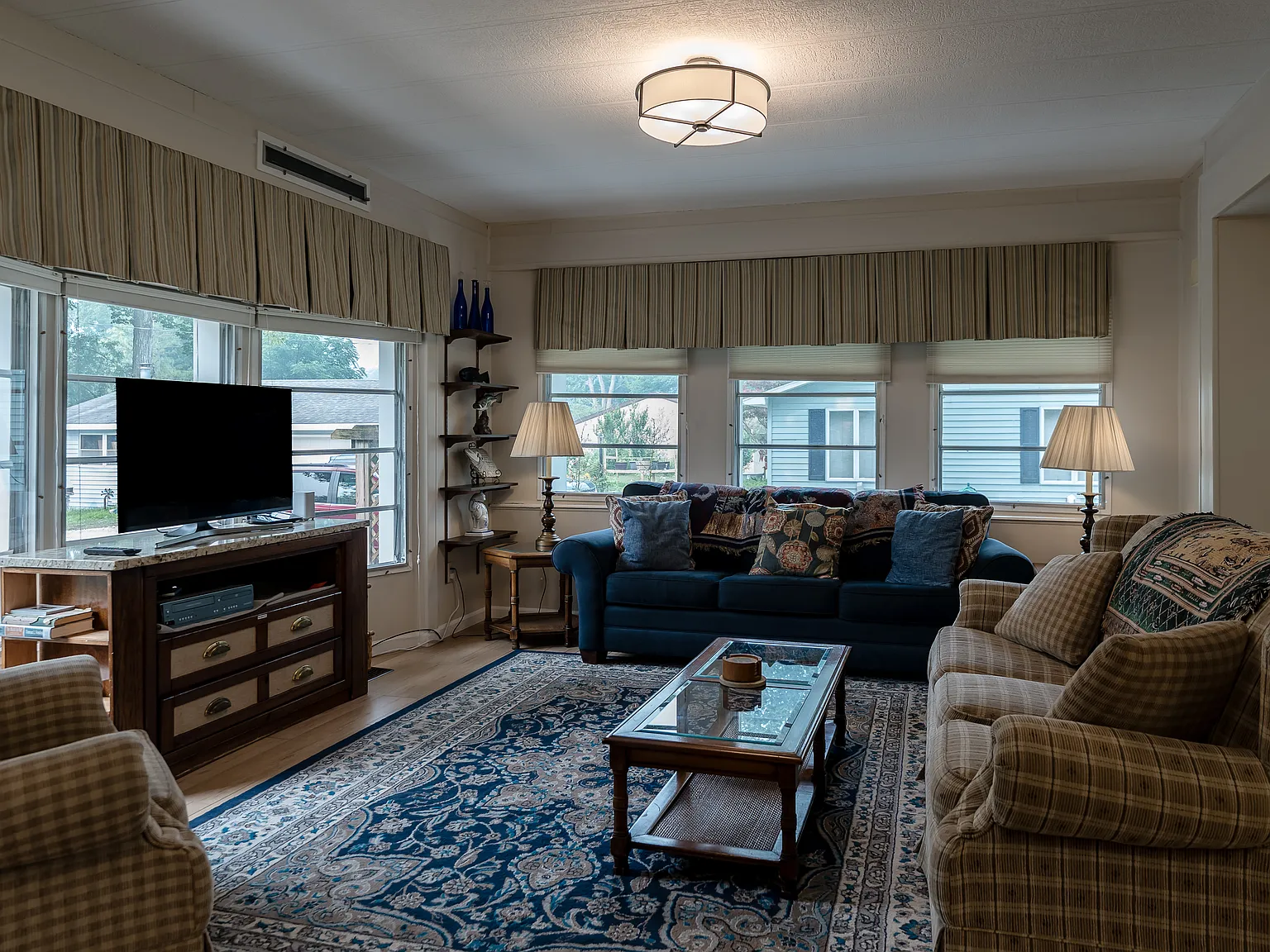 2 bed, $1,200 — Photo 3