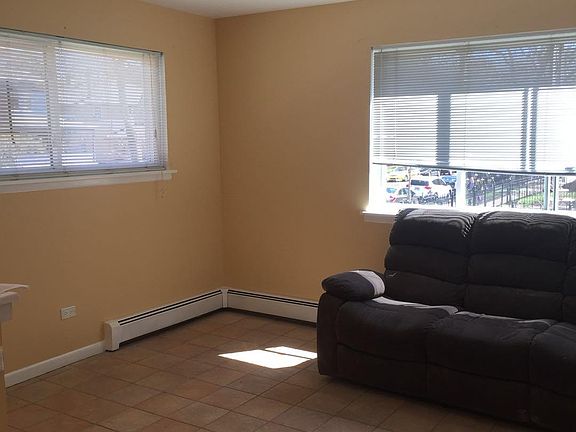 5th image of 327 Wisconsin Ave #3