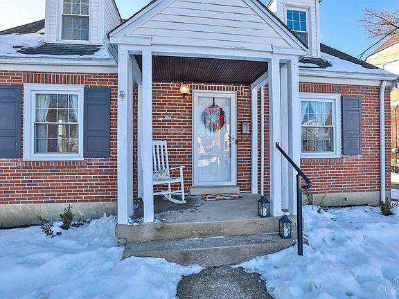 3rd image of 3749 S Berkley Cir