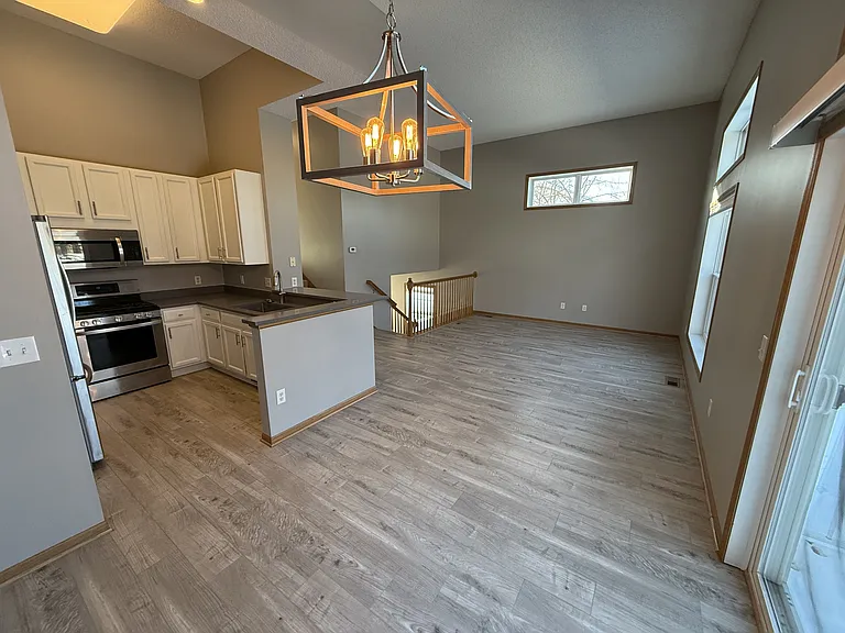 10530 Pond Curv — Photo 4