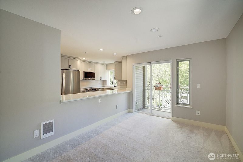 5th image of 215 20th Avenue E #307