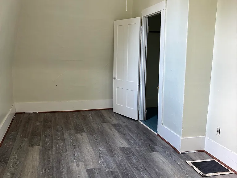 47 Myrtle St — Photo 2