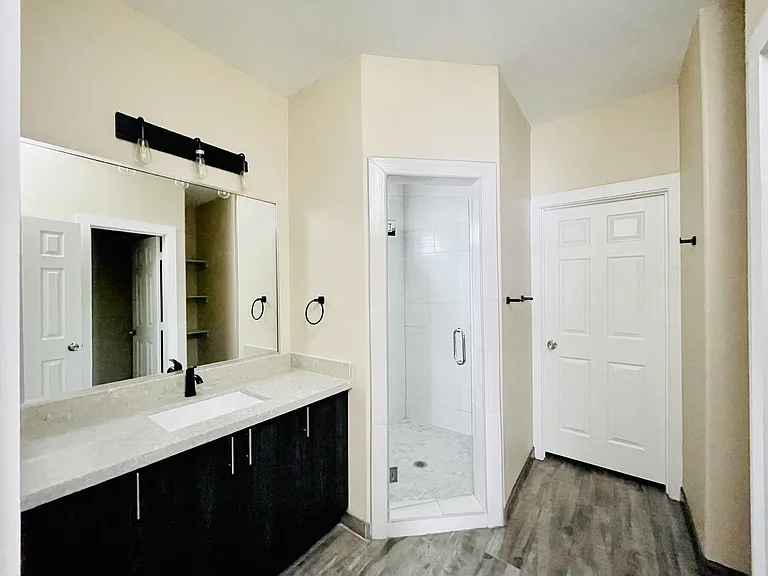 1807 Ramirez St #1 — Photo 14