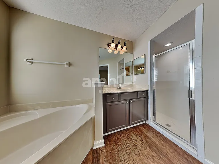 1379 Samantha Cir E — Photo 11