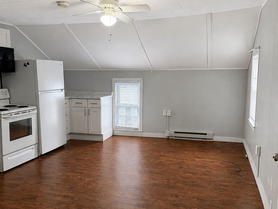 2nd image of 40 N Main St APT 3