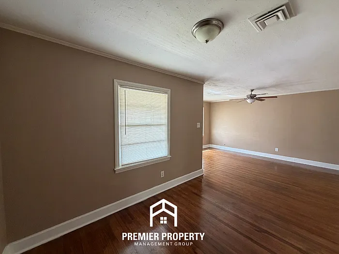 4744 Durbin Ave — Photo 5