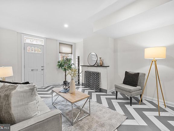 4th image of 320 G St SE