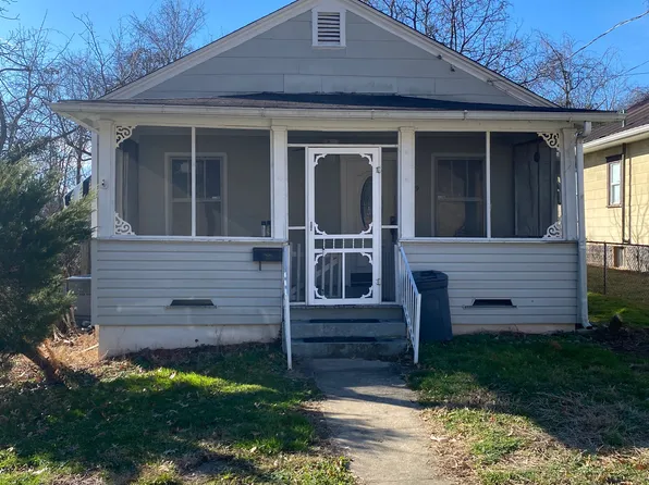 929 Park Dr, Dunbar, WV 25064