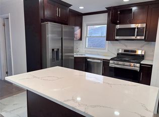 15735 81st St, Howard Beach, NY 11414