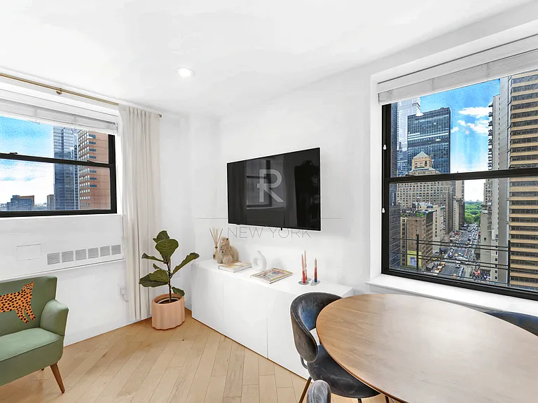 150 W 51st St #1919 — Photo 3