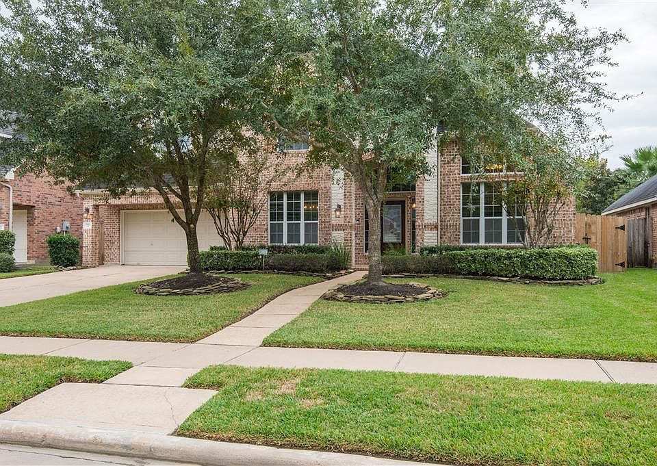 1st image of 15911 Clipper Pointe Dr