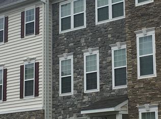 44096 Turf Field Sq, Chantilly, VA 20152