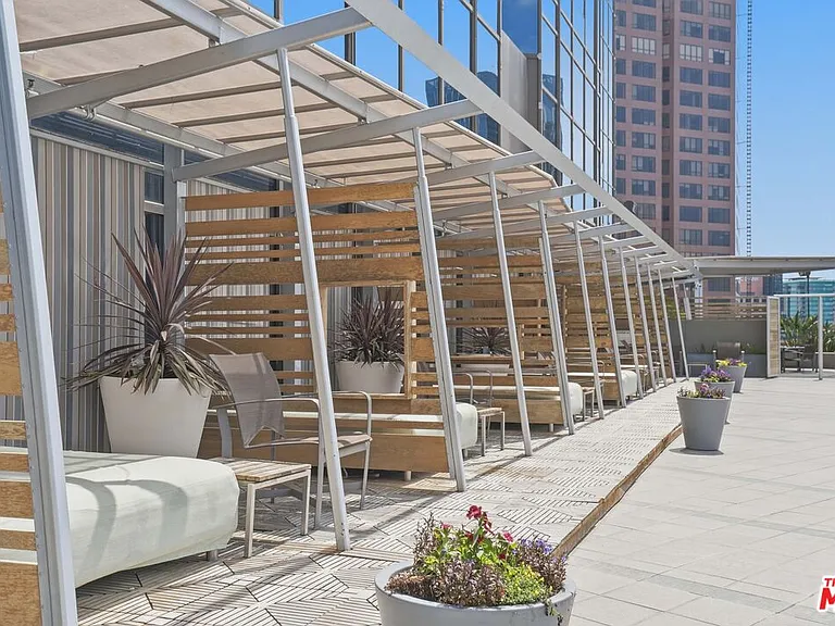 1100 Wilshire Blvd #2604 — Photo 38