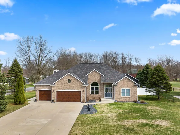 531 Foxmoor Dr, Plainwell, MI 49080