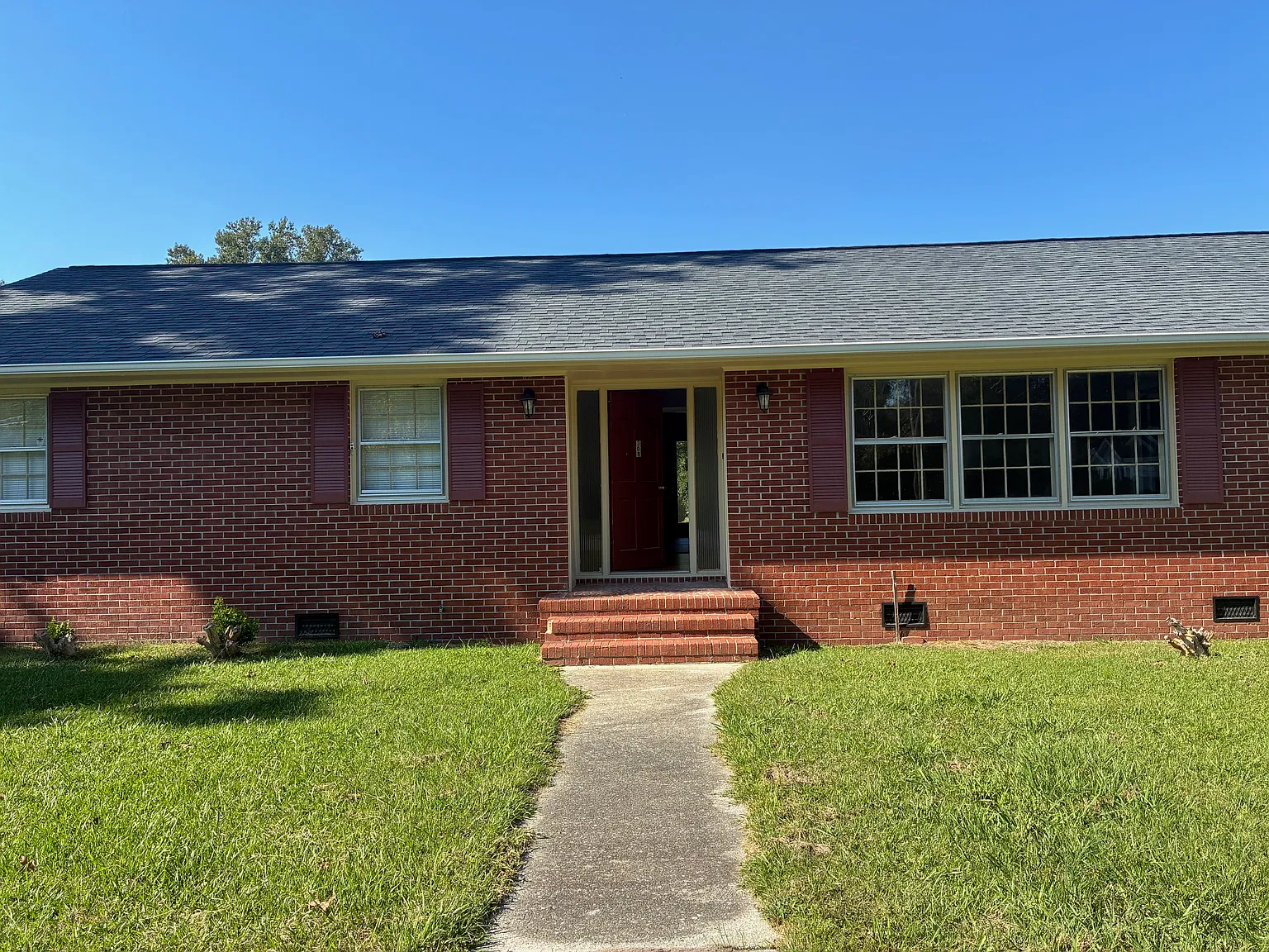 3 bed, 1848 sqft, $1,800 — Photo 1