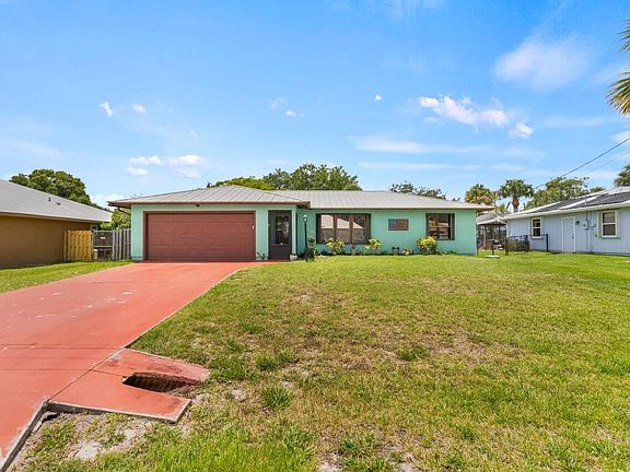 2nd image of 1636 NE Darlich Avenue