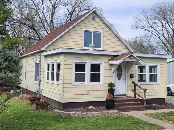 541 E Tremont St, Hillsboro, IL 62049