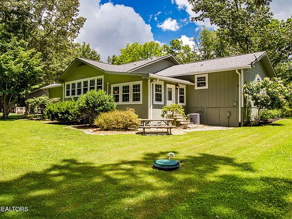 5th image of 107 Canterbury Dr