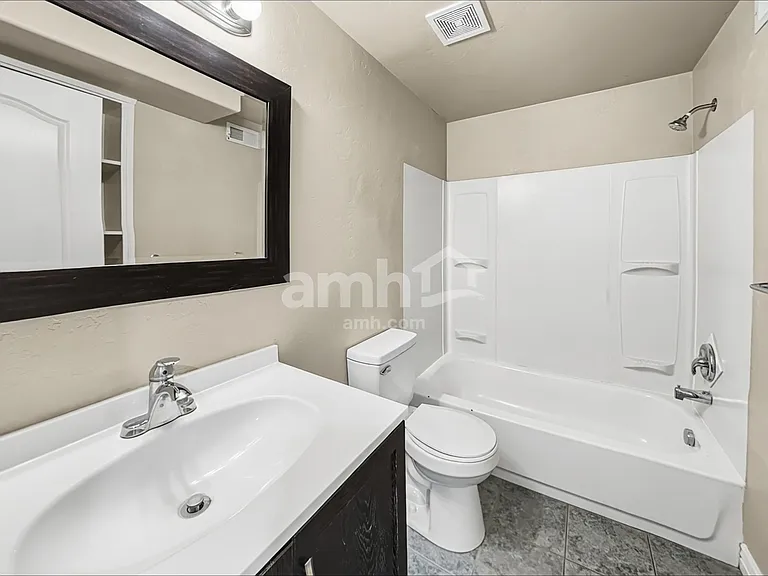 7128 N Kiowa Pkwy — Photo 14
