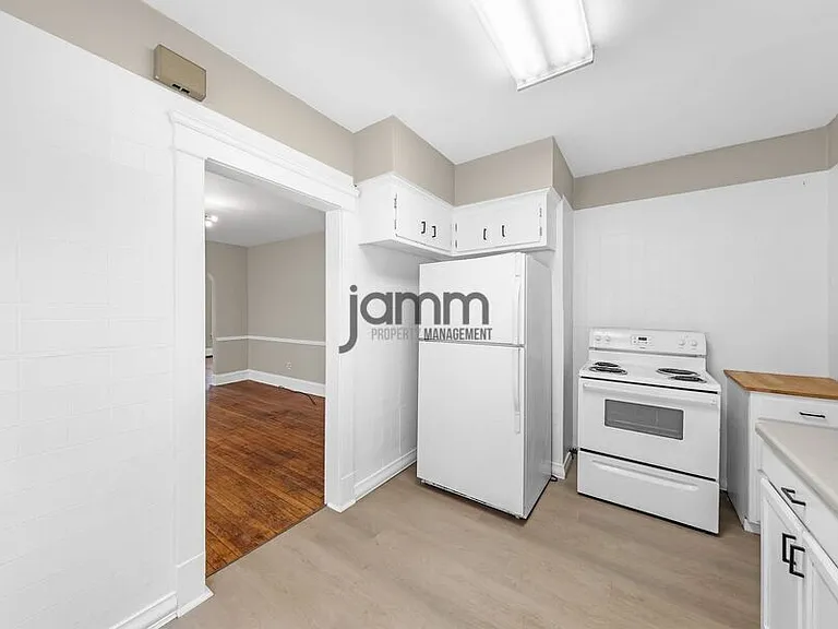 1695 Glenmont Loft — Photo 32