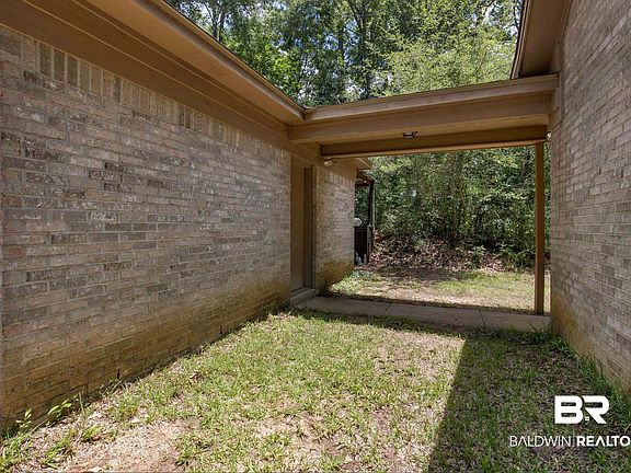 3rd image of 143 Kingswood Dr