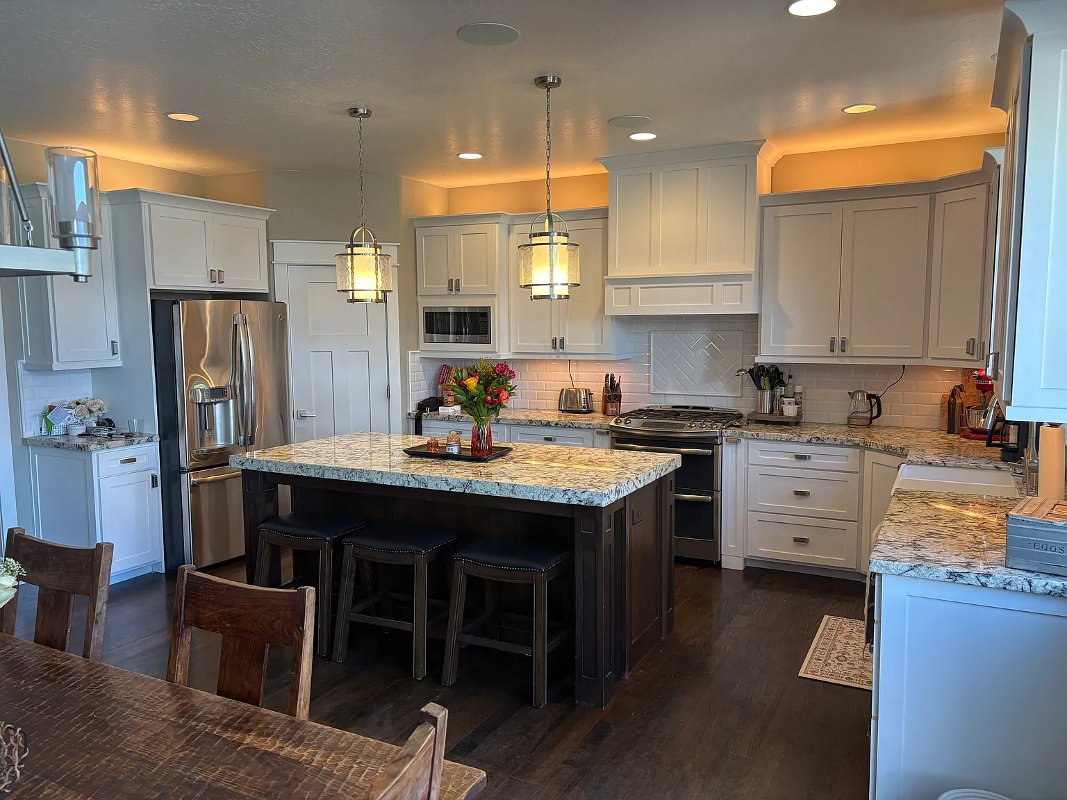 6 bed, 5.5 bath, 5400 sqft, $5,250 — Photo 3