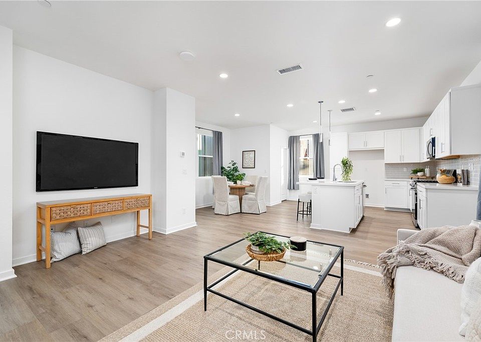 1st image of 4433 S Grant Paseo