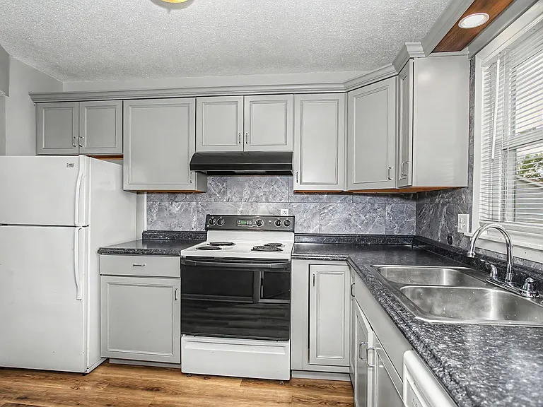 1411 Georgia Ave — Photo 12