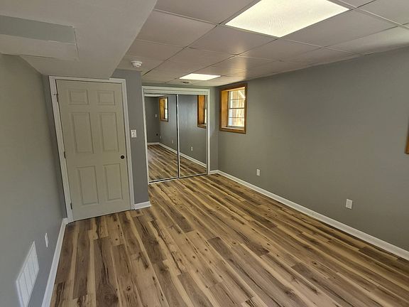 4th image of 409 Grafton Rd