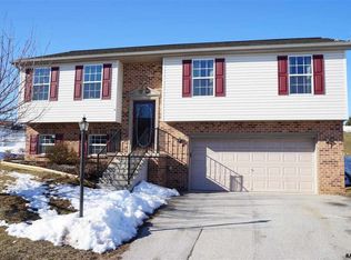 1237 Wanda Dr, Hanover, PA 17331