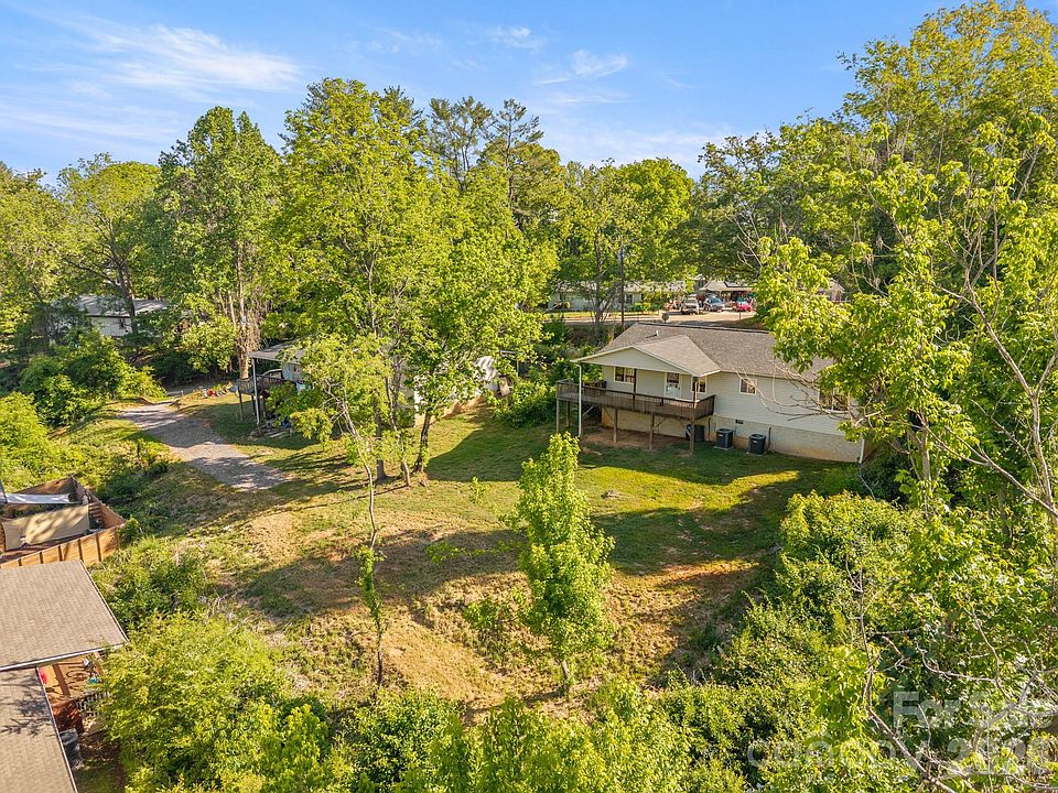 1st image of 104 Millbrook Rd