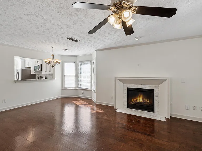 401 Defoors Lndg NW — Photo 10