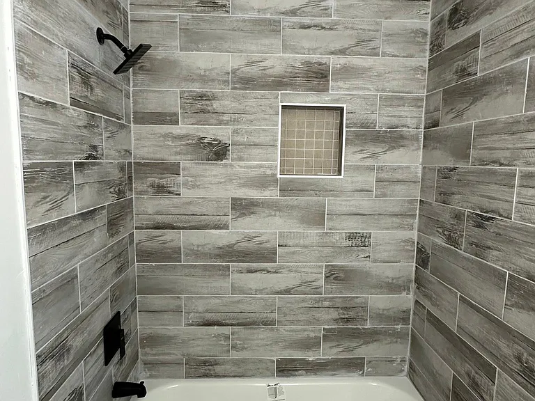 243 Hampshire Ct — Photo 7