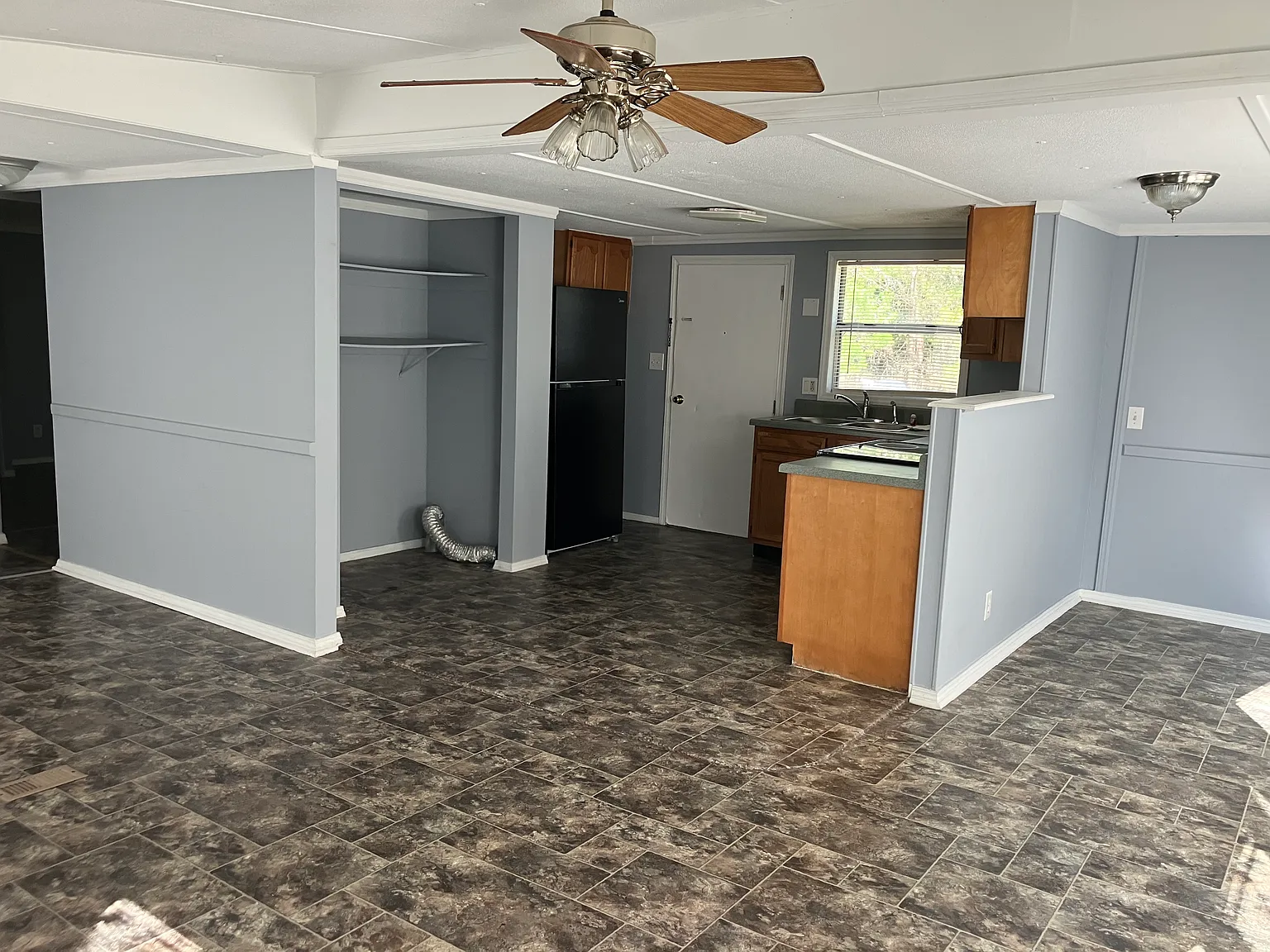 415 SE Badger Rd — Photo 2