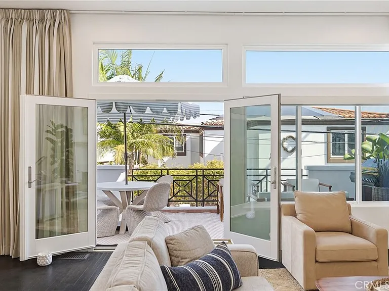720 Manhattan Beach Blvd — Photo 4