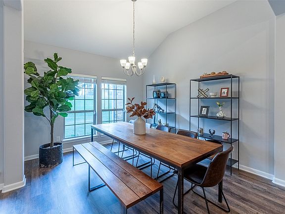 3rd image of 120 Sanctuary Rd