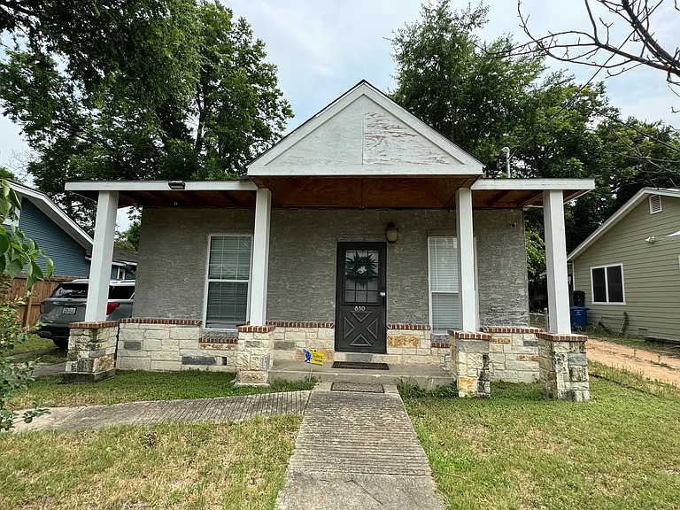 830 Canton — Photo 1