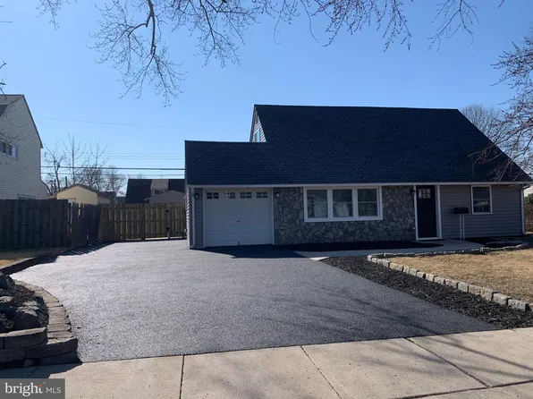 27 Quail Rd, Levittown, PA 19057