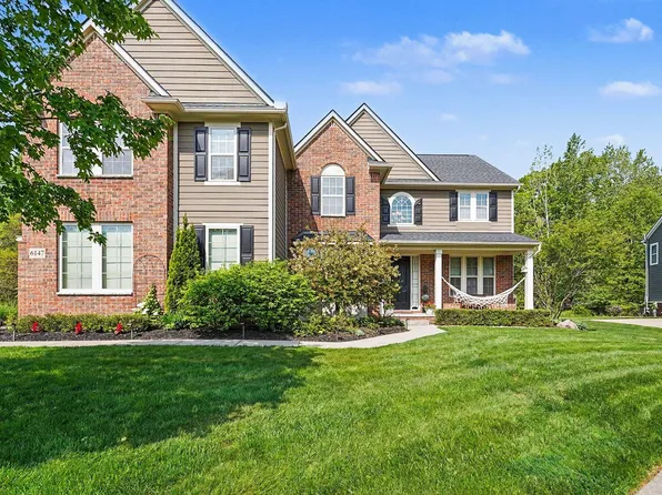 6147 Birchcrest Ln, Commerce Township, MI 48382