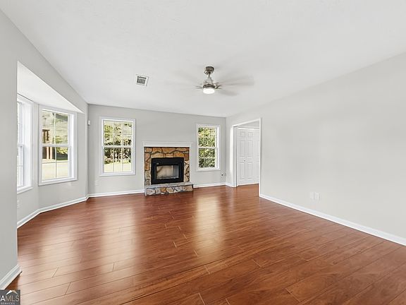 2nd image of 529 Poplar Way