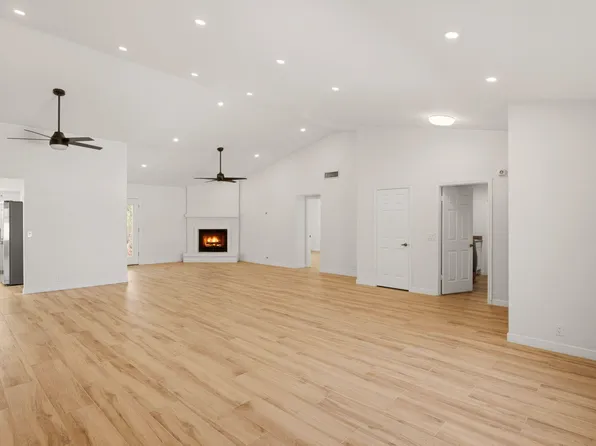 15221 N 42ND Place, Phoenix, AZ 85032