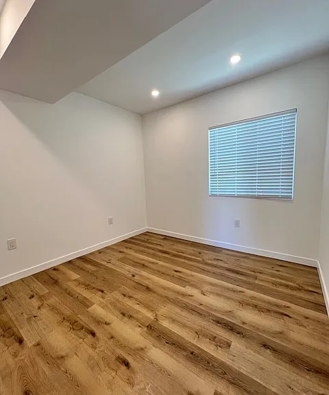 140 W Hyde Park Blvd #3/4 — Photo 4
